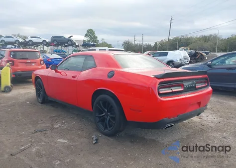 2016 Dodge Challenger Sxt z USA, uszkodzony, nr VIN 2C3CDZAG8GH256771